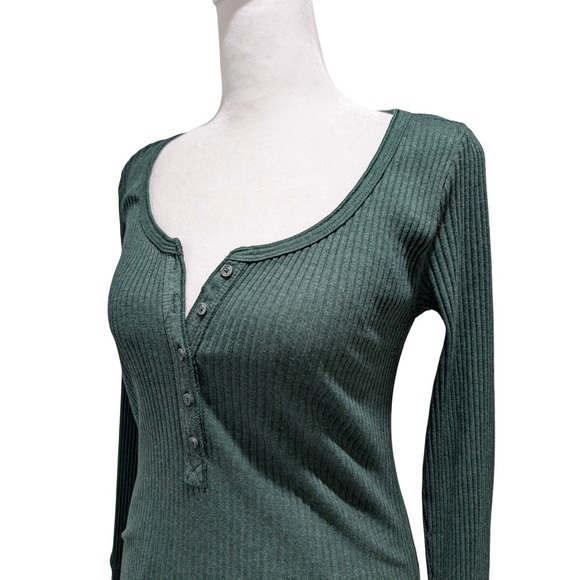 aerie Tops - Green Y2K Bella Swan Grunge Vibe Long Sleeve Ribbed Henley‎ Shirt Small P